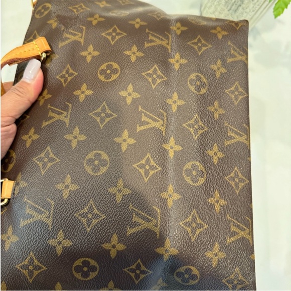 📌SOLD📌 Authentic Louis Vuitton Lena MM bag. - Picture 9 of 16